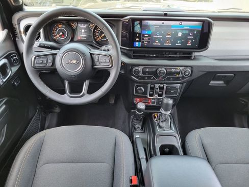 Used 2025 Jeep Wrangler Unlimited Sport AWD/4WD image 4