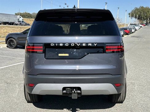 New 2026 Land Rover Discovery S image 4