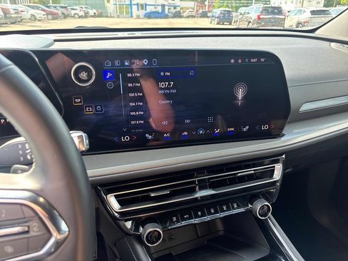 Used 2026 Chevrolet Traverse LT AWD/4WD image 14