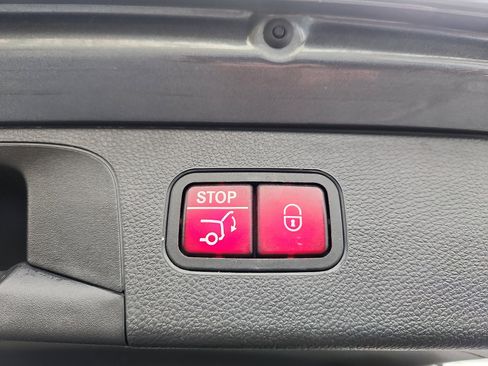 Used 2016 Mercedes-Benz GLC 300 4MATIC image 34