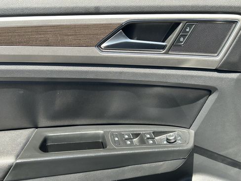 Used 2019 Volkswagen Atlas SE FWD image 21