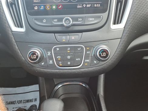 Used 2025 Chevrolet Malibu LT FWD image 23