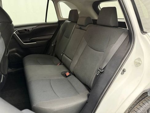 Used 2019 Toyota RAV4 LE AWD/4WD image 20