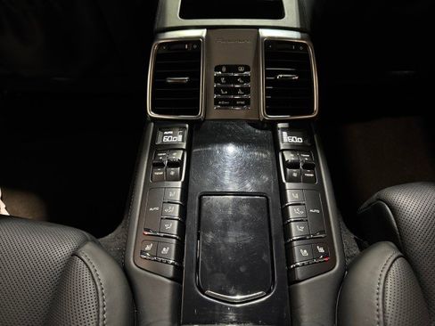 Used 2014 Porsche Panamera 4S Executive image 49