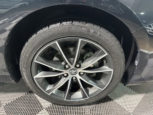 Used 2015 Toyota Camry XSE image 9