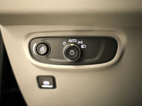 Used 2023 GMC Terrain SLE w/ Driver Convenience Package image 30