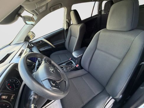 Used 2017 Toyota RAV4 LE w/ Carpet Mat Package AWD/4WD image 10