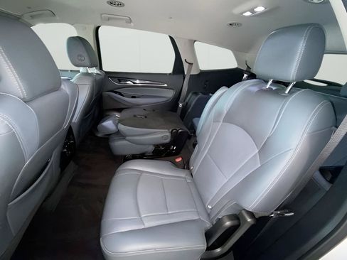 Used 2020 Buick Enclave Essence FWD image 17