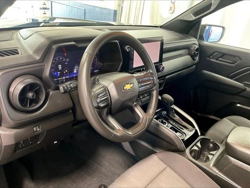 Used 2024 Chevrolet Colorado W/T AWD/4WD image 8