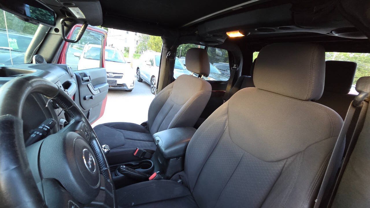 Used 2013 Jeep Wrangler Sport w/ Connectivity Group AWD/4WD image 31