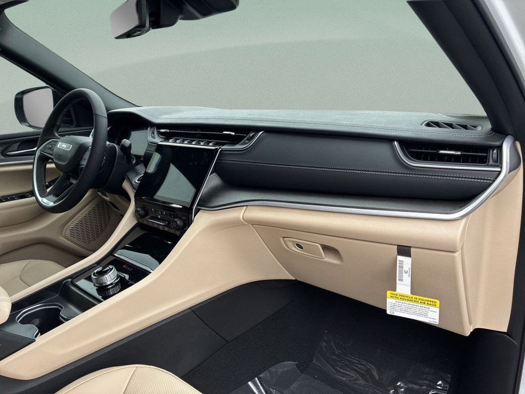 New 2025 Jeep Grand Cherokee Limited RWD image 29