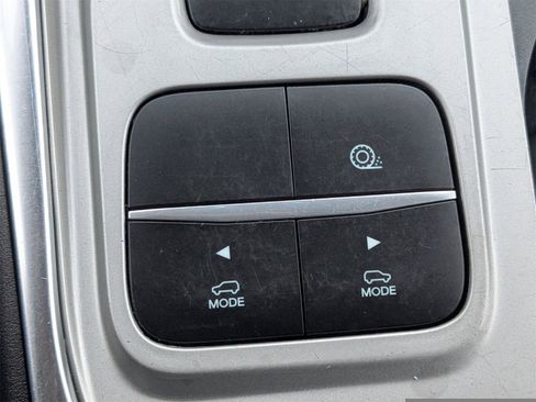 Used 2022 Ford Explorer XLT w/ Equipment Group 202A image 26