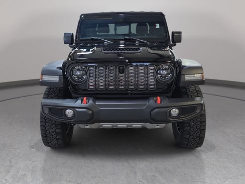 Used 2024 Jeep Gladiator Mojave w/ Technology Group AWD/4WD image 3
