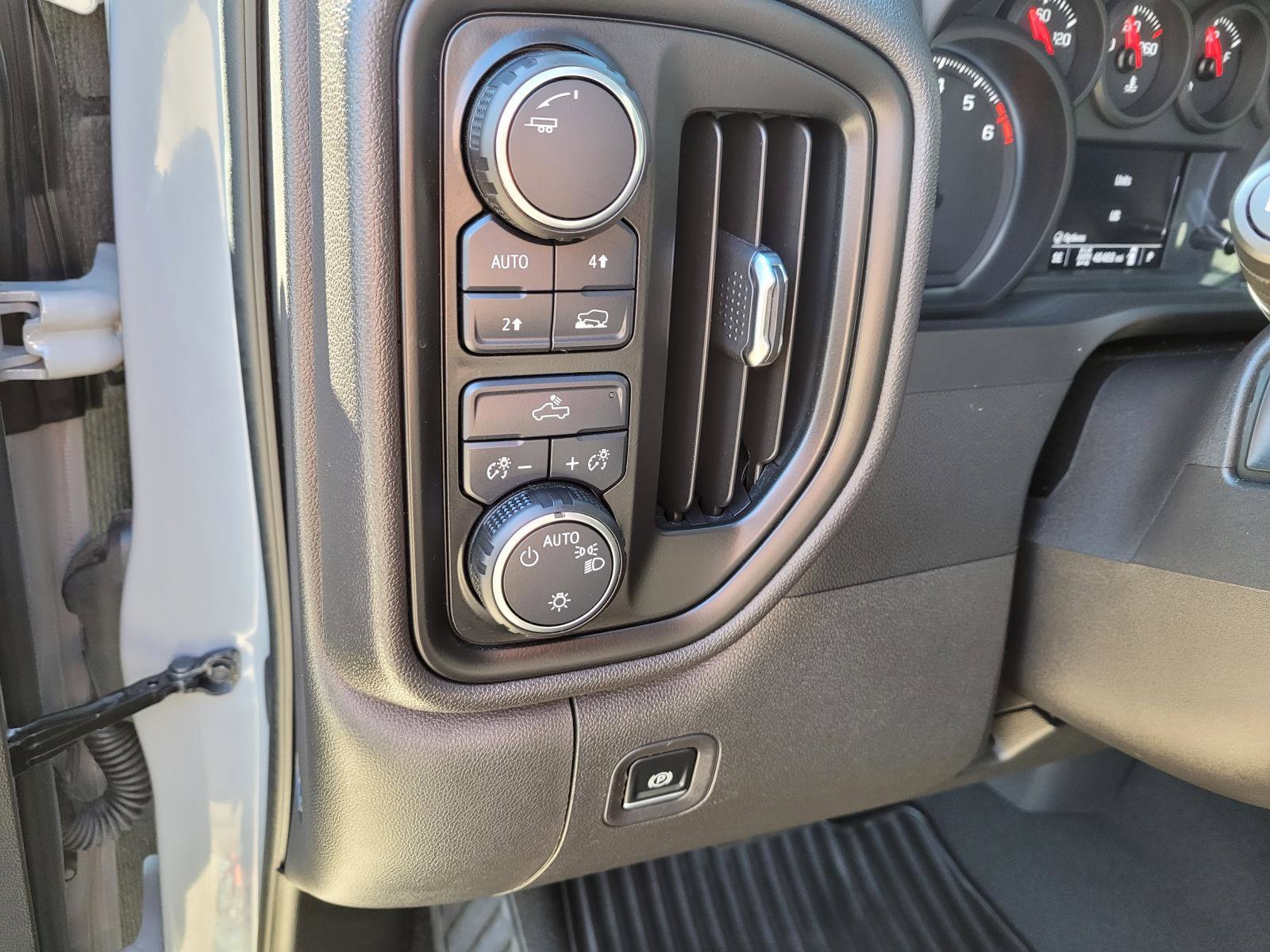 Used 2024 Chevrolet Silverado 1500 Custom AWD/4WD image 23