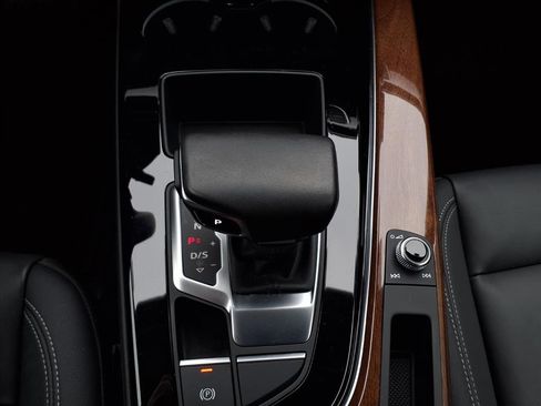 Used 2023 Audi A4 2.0T Premium w/ Convenience Package image 20