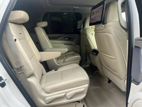 Used 2024 Cadillac Escalade Sport Platinum w/ LPO, ONYX Package AWD/4WD image 15