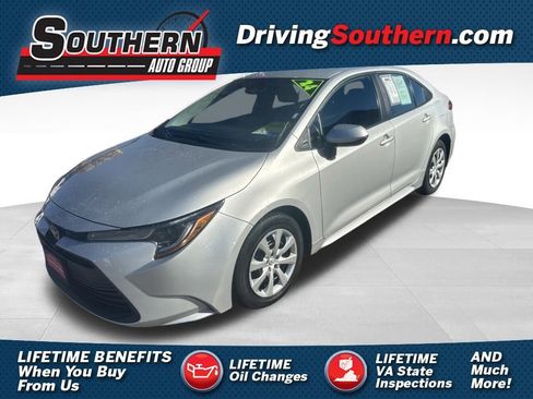 Used 2024 Toyota Corolla LE image 1