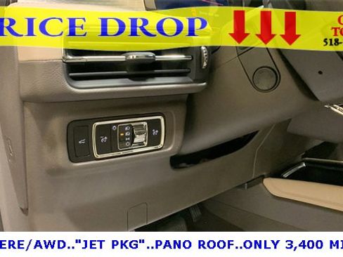 Used 2024 Lincoln Corsair AWD w/ Equipment Group 101A image 30