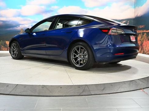 Used 2023 Tesla Model 3 Standard Range RWD image 5