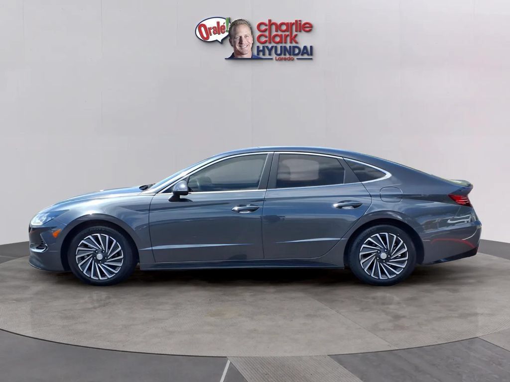 Used 2023 Hyundai Sonata SEL w/ Cargo Package FWD image 2
