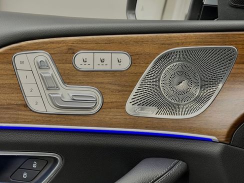 Used 2025 Mercedes-Benz GLS 450 4MATIC image 21