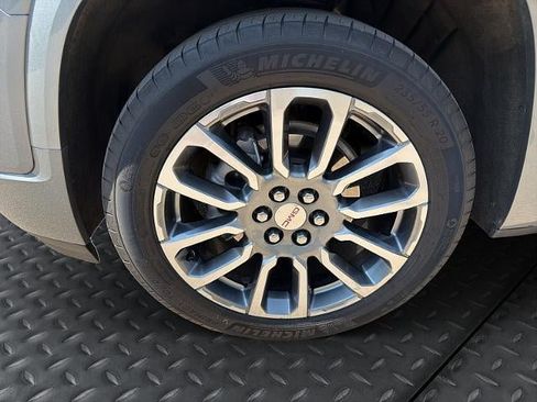 Used 2023 GMC Acadia Denali AWD/4WD image 10