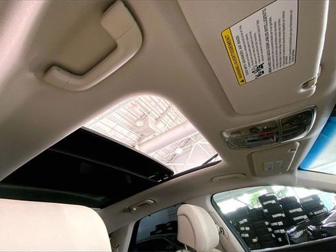 Used 2023 Genesis GV70 2.5T w/ Advanced Package image 21