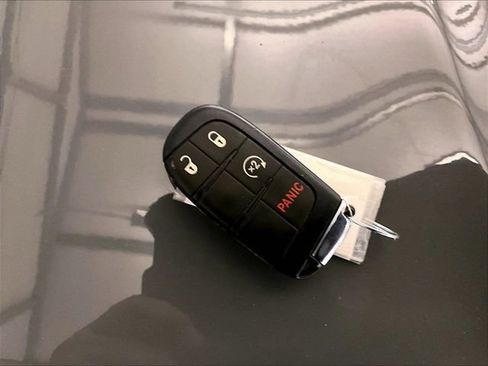 Used 2020 Jeep Compass Limited AWD/4WD image 9