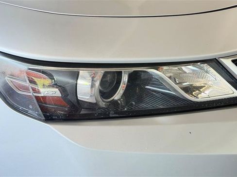 Used 2016 Chevrolet Impala LTZ FWD image 9
