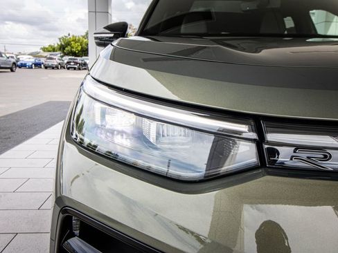 New 2026 Volkswagen Tiguan SE R-Line FWD image 6
