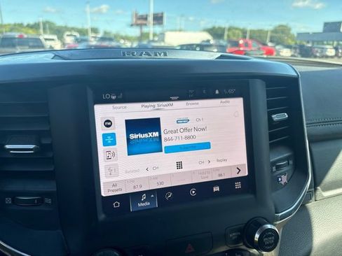 Used 2022 RAM 1500 Laramie AWD/4WD image 17