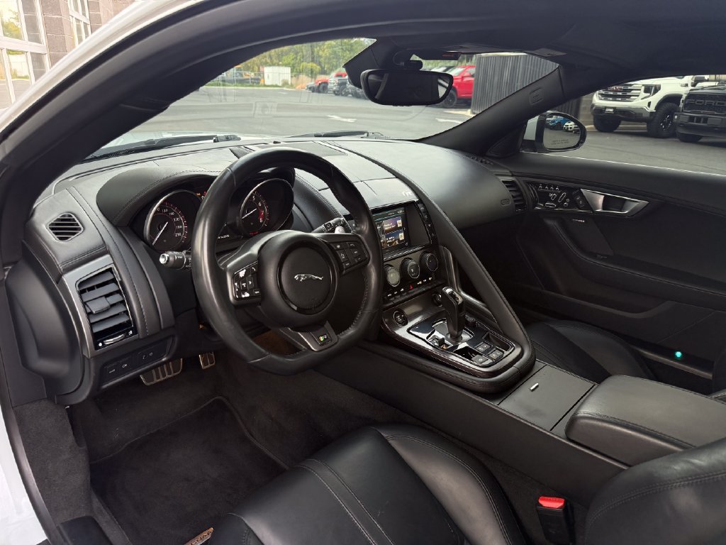Used 2016 Jaguar F-TYPE R AWD/4WD image 22