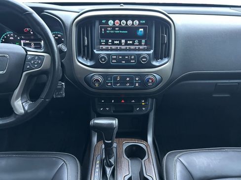 Used 2018 GMC Canyon Denali image 12