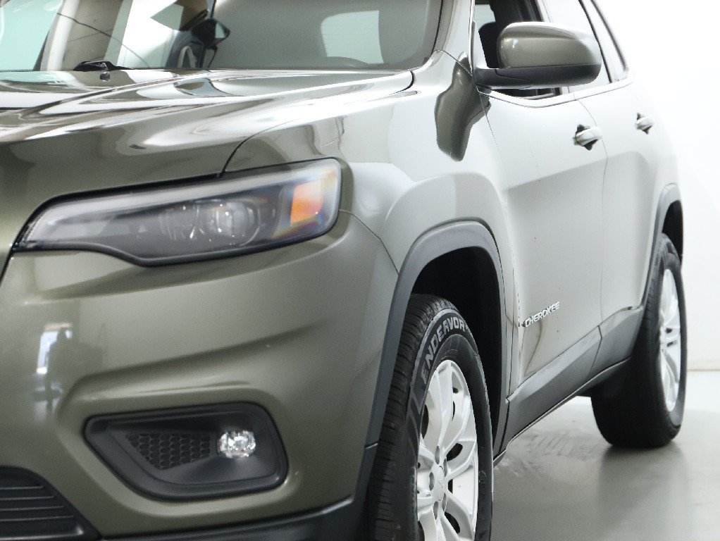 Used 2019 Jeep Cherokee Latitude w/ Popular Appearance Group AWD/4WD image 4