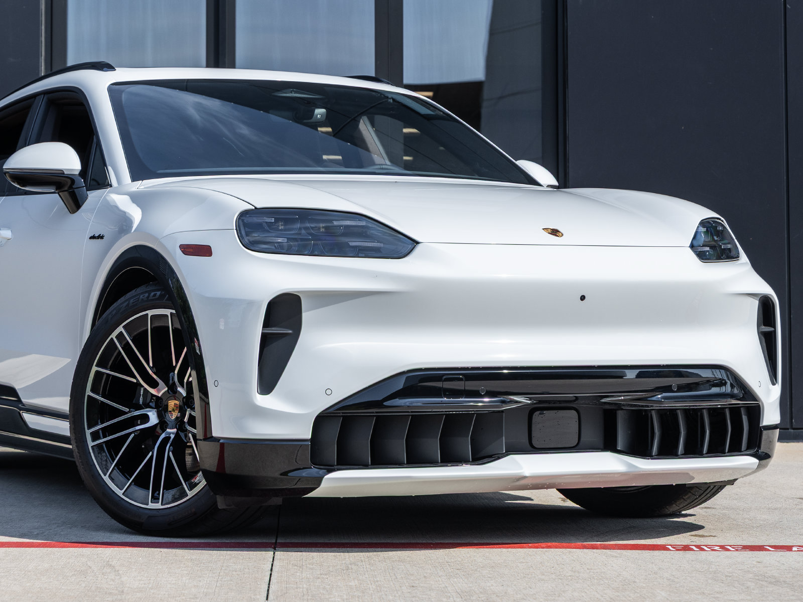 Used 2026 Porsche Cayenne Electric AWD/4WD image 9