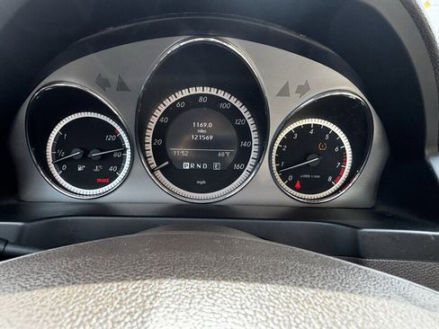 Used 2011 Mercedes-Benz C 300 Sedan image 26