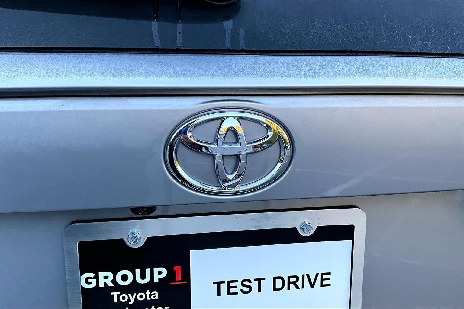 Certified 2025 Toyota RAV4 LE FWD image 31