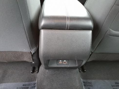 Used 2024 Nissan Altima 2.5 SV FWD image 15