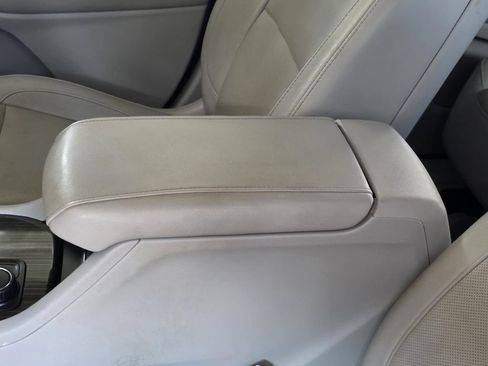 Used 2019 GMC Acadia SLT FWD image 8