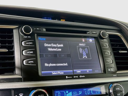Used 2018 Toyota Highlander XLE AWD/4WD image 27