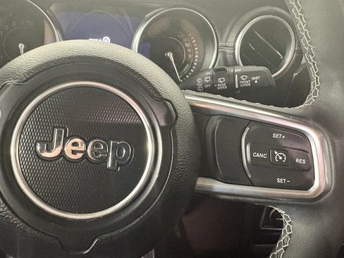 Used 2023 Jeep Wrangler Unlimited Sahara w/ Cold Weather Group AWD/4WD image 20