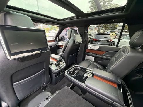 Used 2018 Lincoln Navigator L Reserve w/ Technology Package AWD/4WD image 27