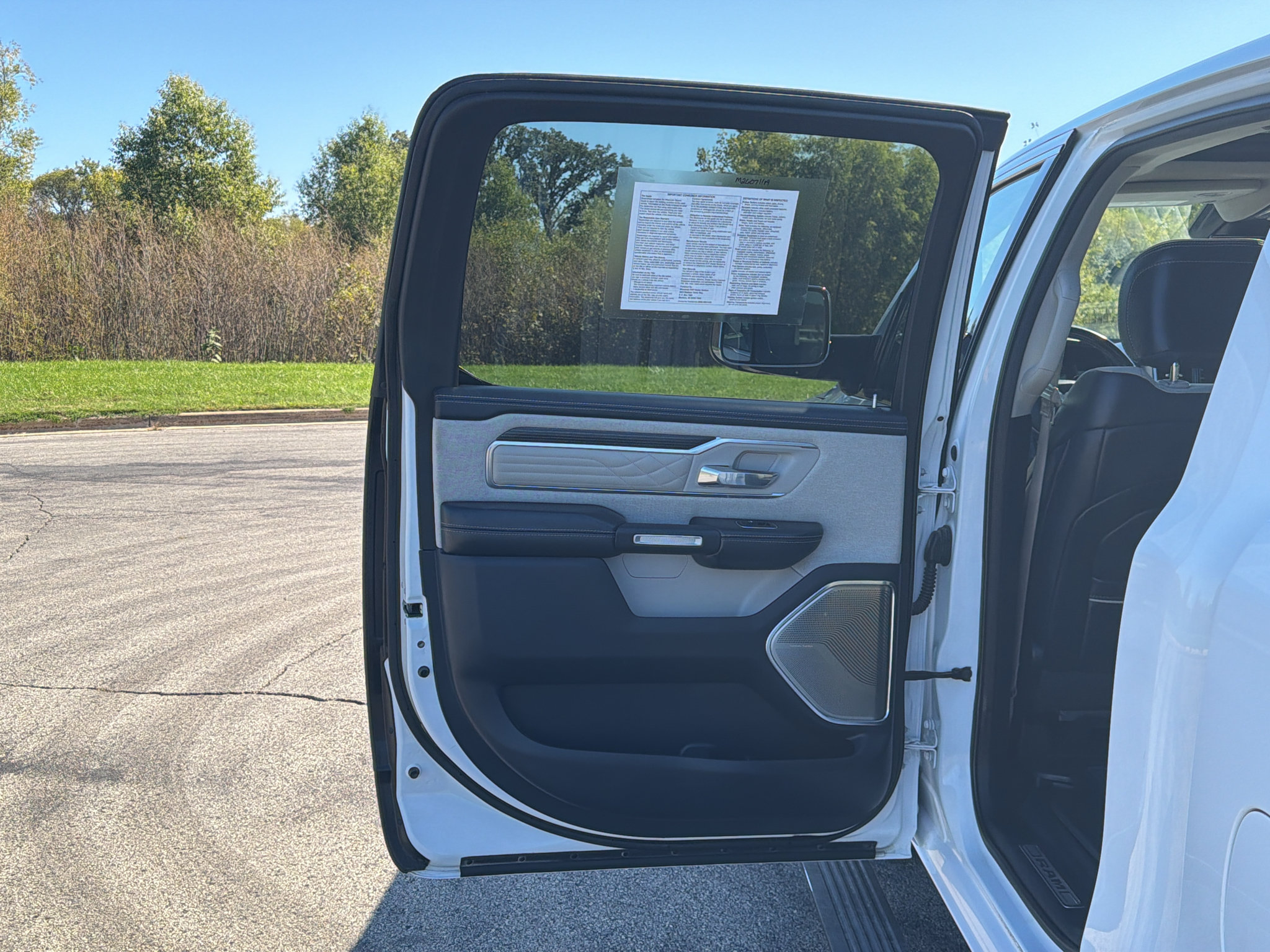 Used 2023 RAM 1500 Limited AWD/4WD image 34