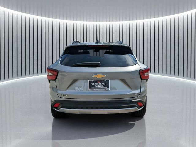 Used 2025 Chevrolet Trax LT FWD image 5