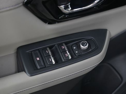 Used 2025 Subaru Forester Limited image 19