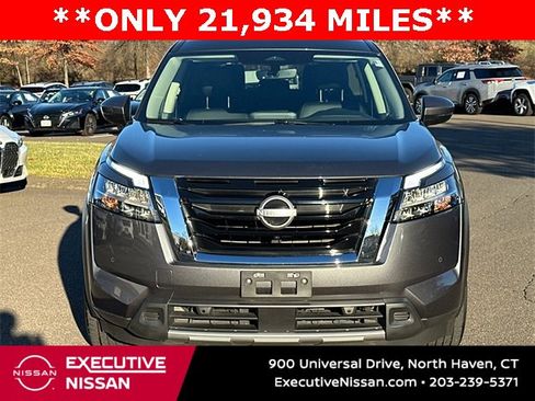Certified 2024 Nissan Pathfinder SL w/ Cargo Package image 6