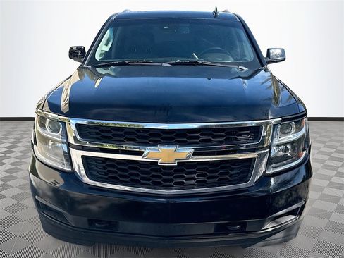 Used 2018 Chevrolet Suburban LT image 2