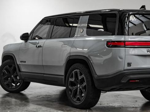 Used 2025 Rivian R1S Adventure AWD/4WD image 15