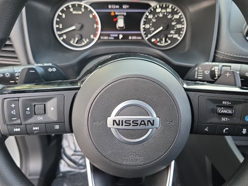 Used 2021 Nissan Rogue SV image 23