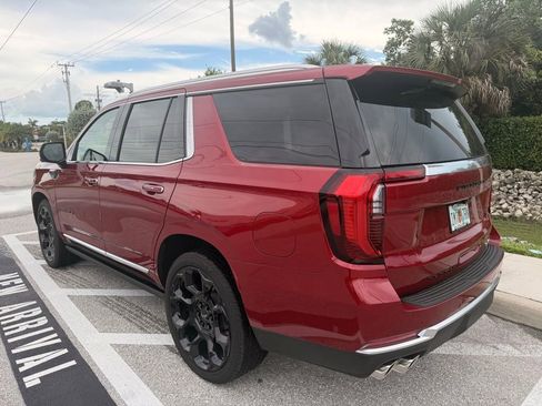 Used 2025 GMC Yukon Denali w/ Denali Reserve Package AWD/4WD image 3